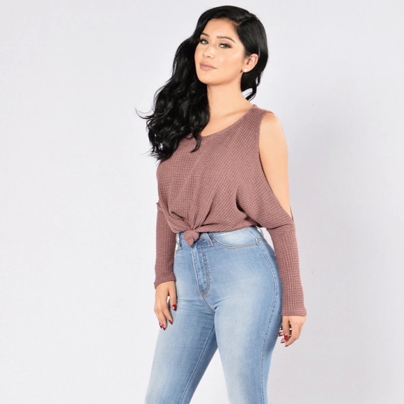 Fashion Nova Cut Out Top - Picture 3 of 3